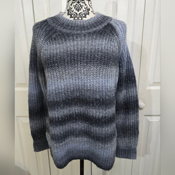 Girl's Youth Old Navy Blue & Gray Ombre Striped Long Sleeve Sweater - Picture 1 of 8